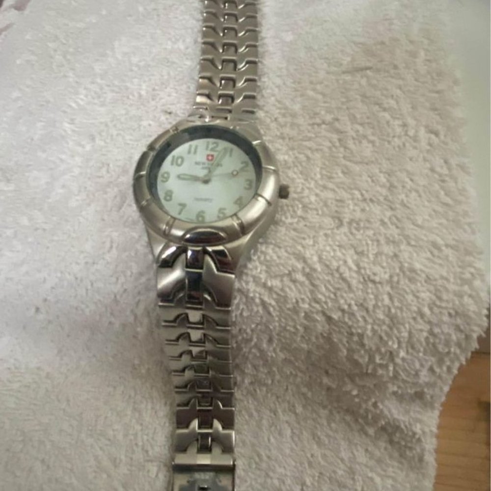 Young Man's Swiss Army Watch - Picture 2 of 3